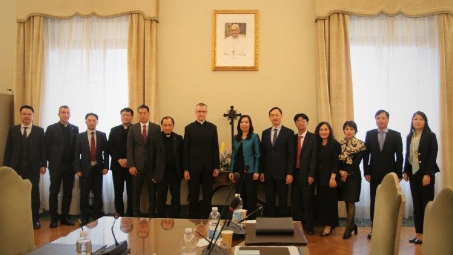 rencontre entre les delegations du vietnam et du saint siege ce vendredi 31 mars 2023 au vatican
