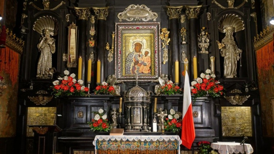 il santuario della madonna nera di czestochowa in polonia