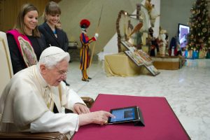 Truyền giáo trên mạng hoặc rút nguồn? Vấn đề lưỡng nan của Hội thánh Công Giáo