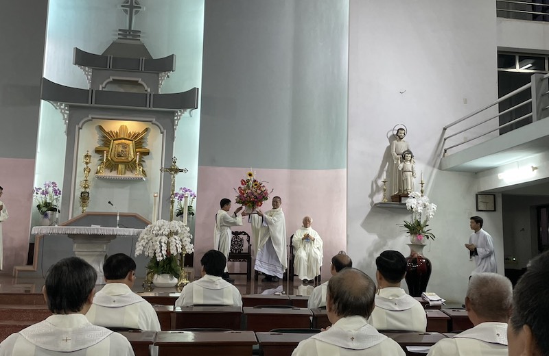 Thánh lễ kết thúc tuần tĩnh tâm linh mục Bùi Chu