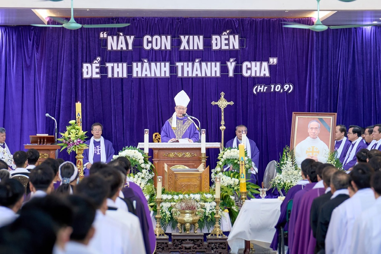 Hình ảnh tang lễ cha cố Giuse Phạm Văn Chỉnh