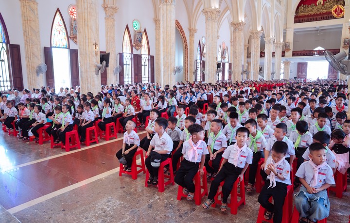 giao xu ap lu hanh huong nam thanh 2025 13