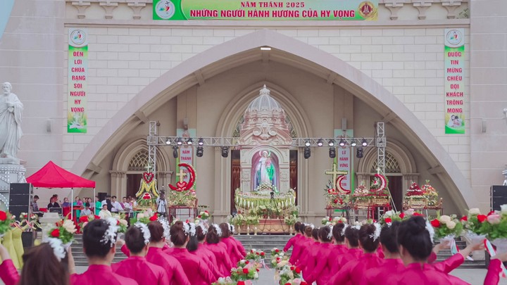 khai mac thang dang hoa dai dong 2025 2