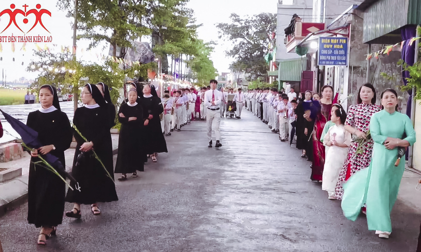 Lễ kính thánh Antôn: Tình yêu vượt qua mưa giông