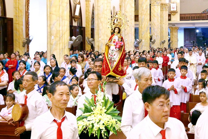 dai dong mung le duc me man coi 17