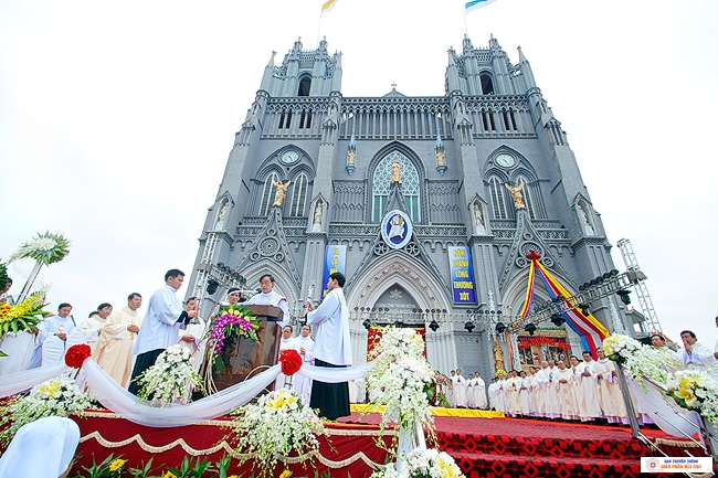 Khai Mạc Năm Thánh Lòng Thương Xót