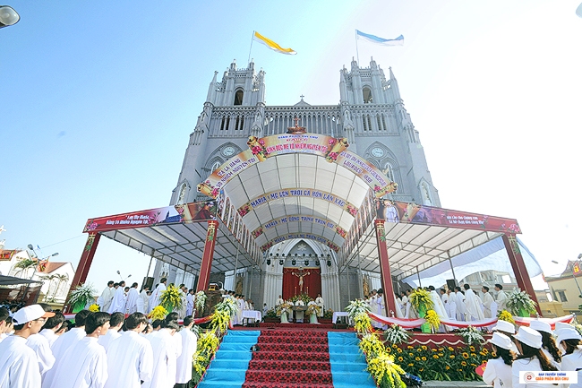 Đại Lễ Đức Mẹ Vô Nhiễm Năm 2016