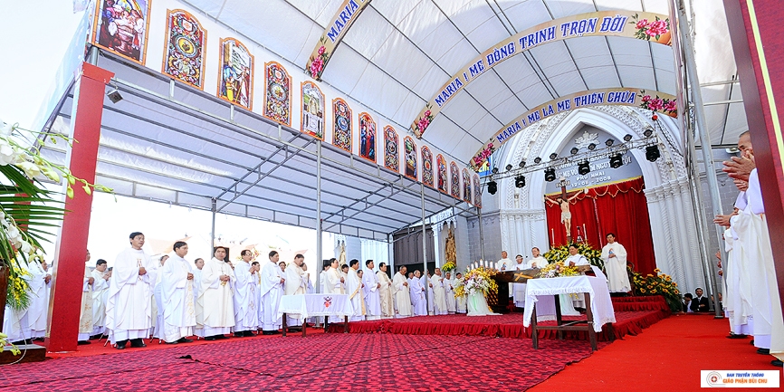 Đại Lễ Đức Mẹ Vô Nhiễm Năm 2016