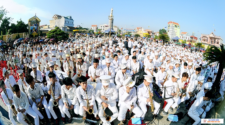 Đại Lễ Đức Mẹ Vô Nhiễm Năm 2016