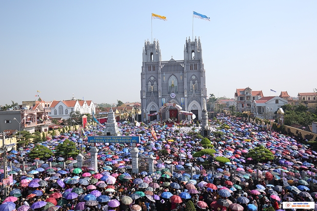 Đại Lễ Đức Mẹ Vô Nhiễm Năm 2016