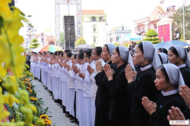 Đại Lễ Đức Mẹ Vô Nhiễm Năm 2016