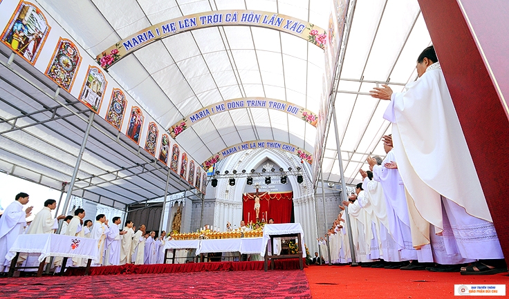 Đại Lễ Đức Mẹ Vô Nhiễm Năm 2016