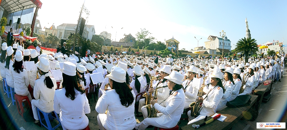 Đại Lễ Đức Mẹ Vô Nhiễm Năm 2016