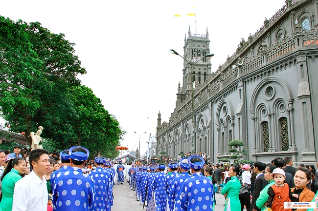 Thánh Lễ Truyền Dầu Năm 2017