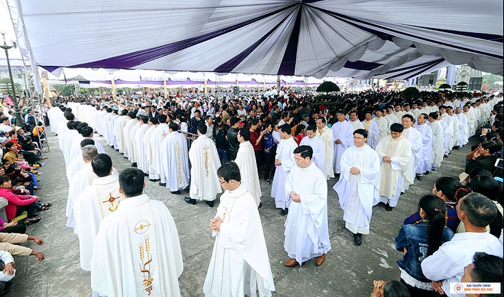 Thánh Lễ Truyền Dầu Năm 2017