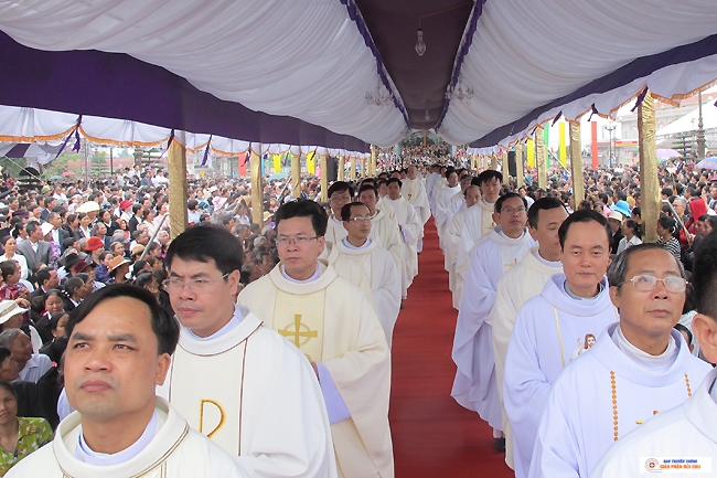 Thánh Lễ Truyền Dầu Năm 2017