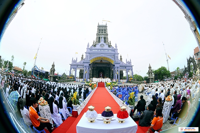 Thánh Lễ Truyền Dầu Năm 2017