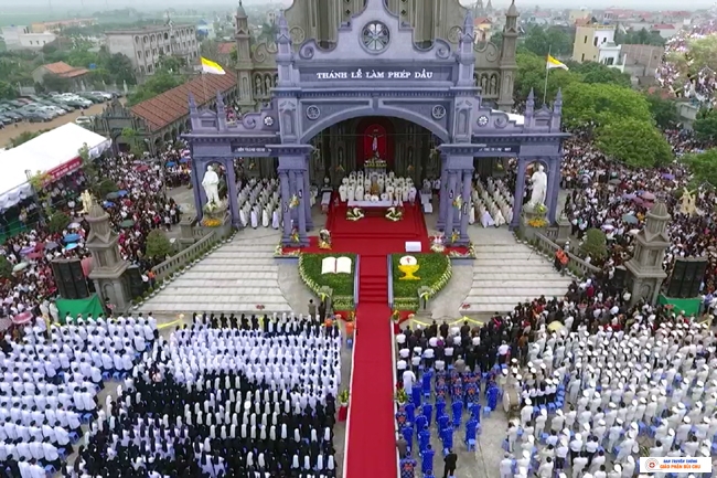 Thánh Lễ Truyền Dầu Năm 2017