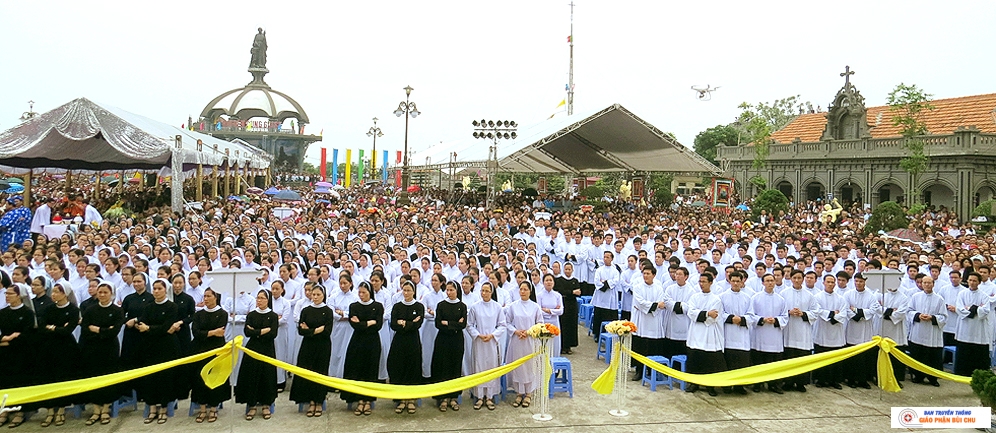 Thánh Lễ Truyền Dầu Năm 2017