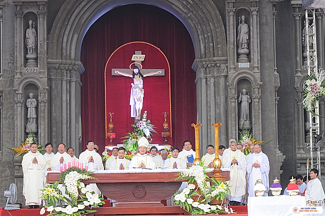 Thánh Lễ Truyền Dầu Năm 2017