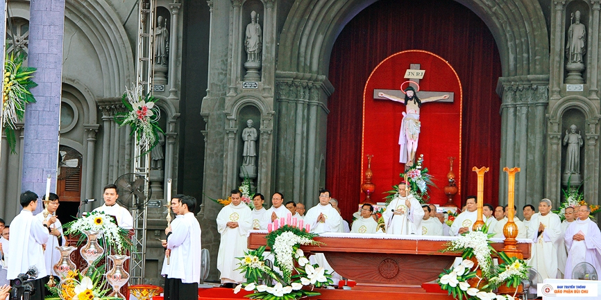 Thánh Lễ Truyền Dầu Năm 2017