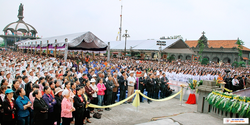 Thánh Lễ Truyền Dầu Năm 2017