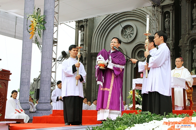 Thánh Lễ Truyền Dầu Năm 2017