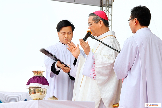 Thánh Lễ Truyền Dầu Năm 2017