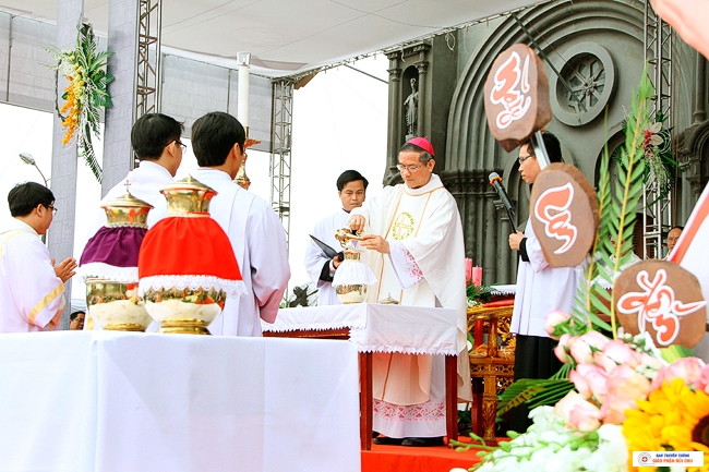 Thánh Lễ Truyền Dầu Năm 2017