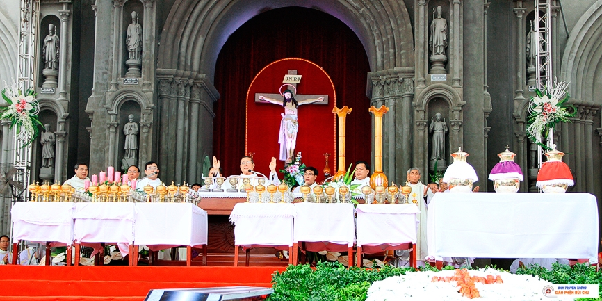 Thánh Lễ Truyền Dầu Năm 2017