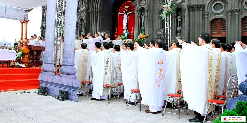 Thánh Lễ Truyền Dầu Năm 2017