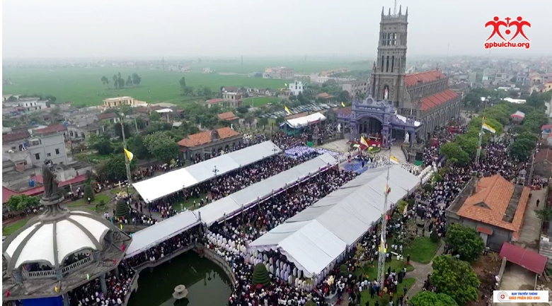 Thánh Lễ Truyền Dầu Năm 2017