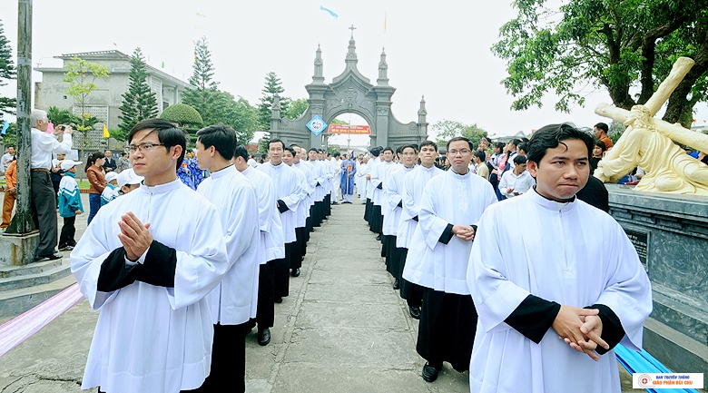 Thánh Lễ Truyền Dầu Năm 2017