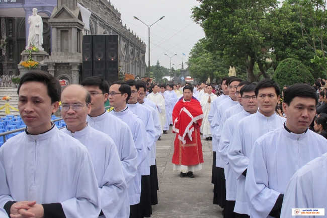 Thánh Lễ Truyền Dầu Năm 2017