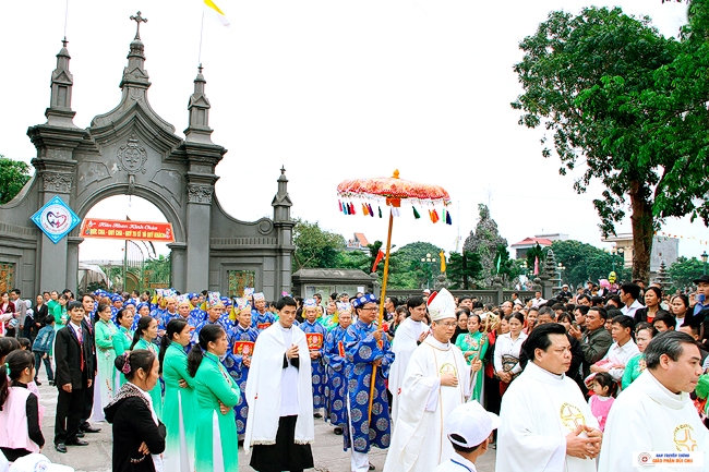 Thánh Lễ Truyền Dầu Năm 2017
