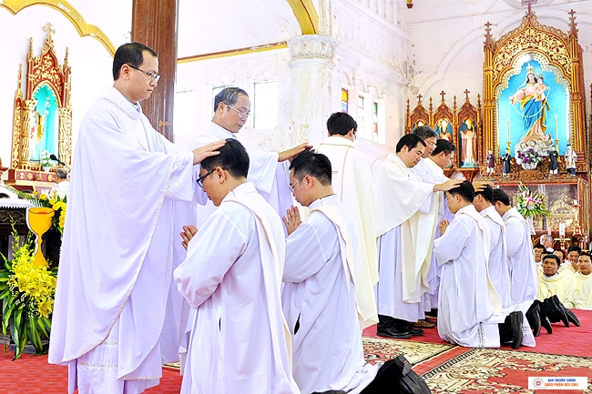 Hình ảnh lễ Truyền Chức Linh Mục năm 2018