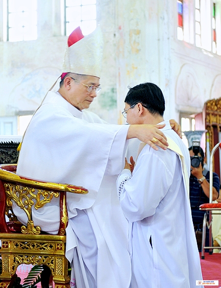 Hình ảnh lễ Truyền Chức Linh Mục năm 2018