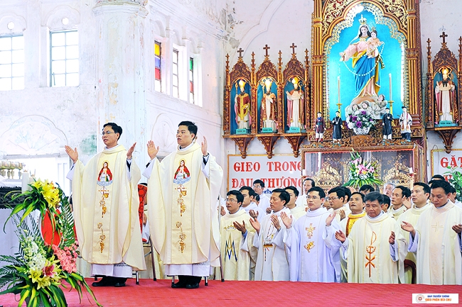 Hình ảnh lễ Truyền Chức Linh Mục năm 2018
