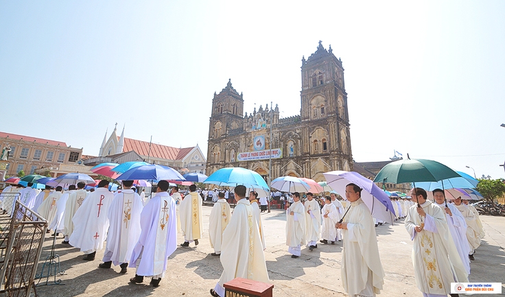 Hình ảnh lễ Truyền Chức Linh Mục năm 2018