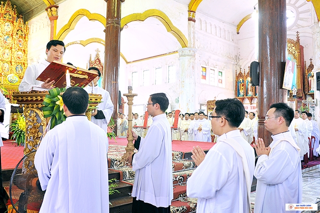 Hình ảnh lễ Truyền Chức Linh Mục năm 2018