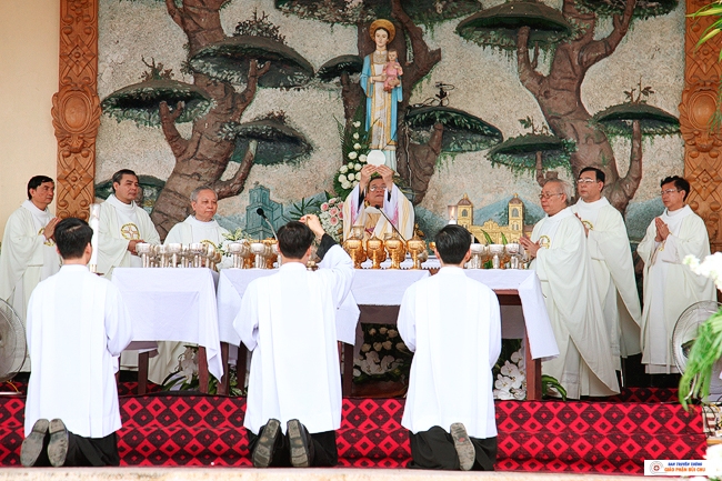 Lễ Truyền Dầu Giáo phận Bùi Chu năm 2020