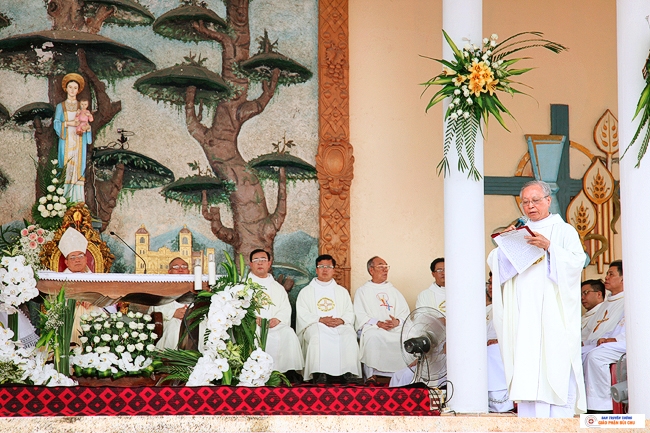 Lễ Truyền Dầu Giáo phận Bùi Chu năm 2020