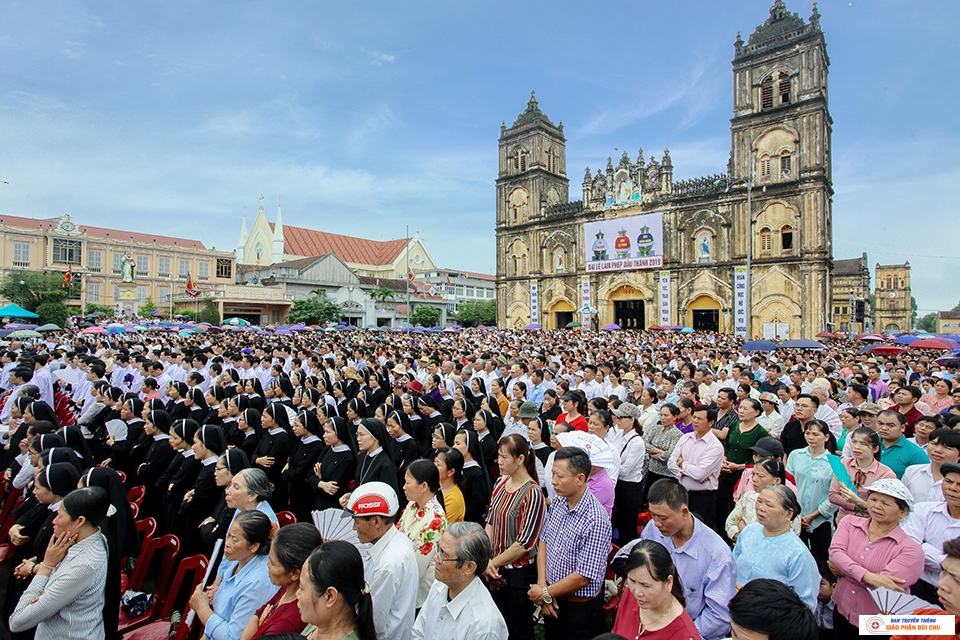 Lễ Truyền Dầu Giáo phận Bùi Chu năm 2020