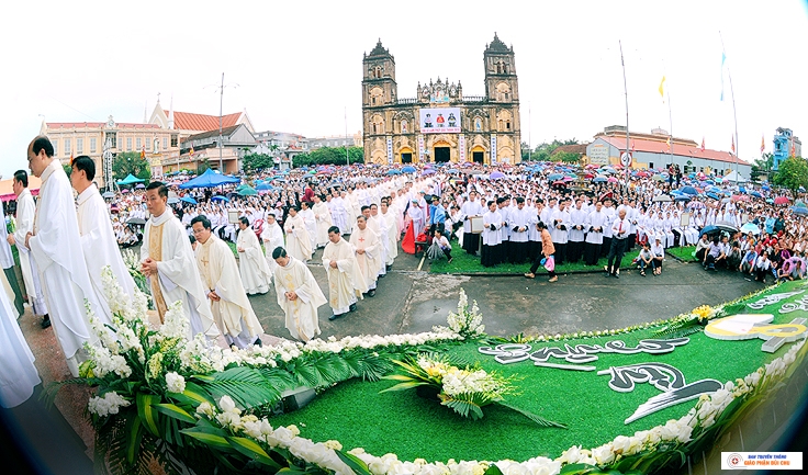 Lễ Truyền Dầu Giáo phận Bùi Chu năm 2020