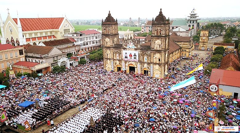 Lễ Truyền Dầu Giáo phận Bùi Chu năm 2020