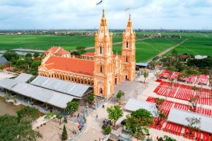 Quỹ Nhất, nơi tổ chức Thánh lễ Truyền Dầu